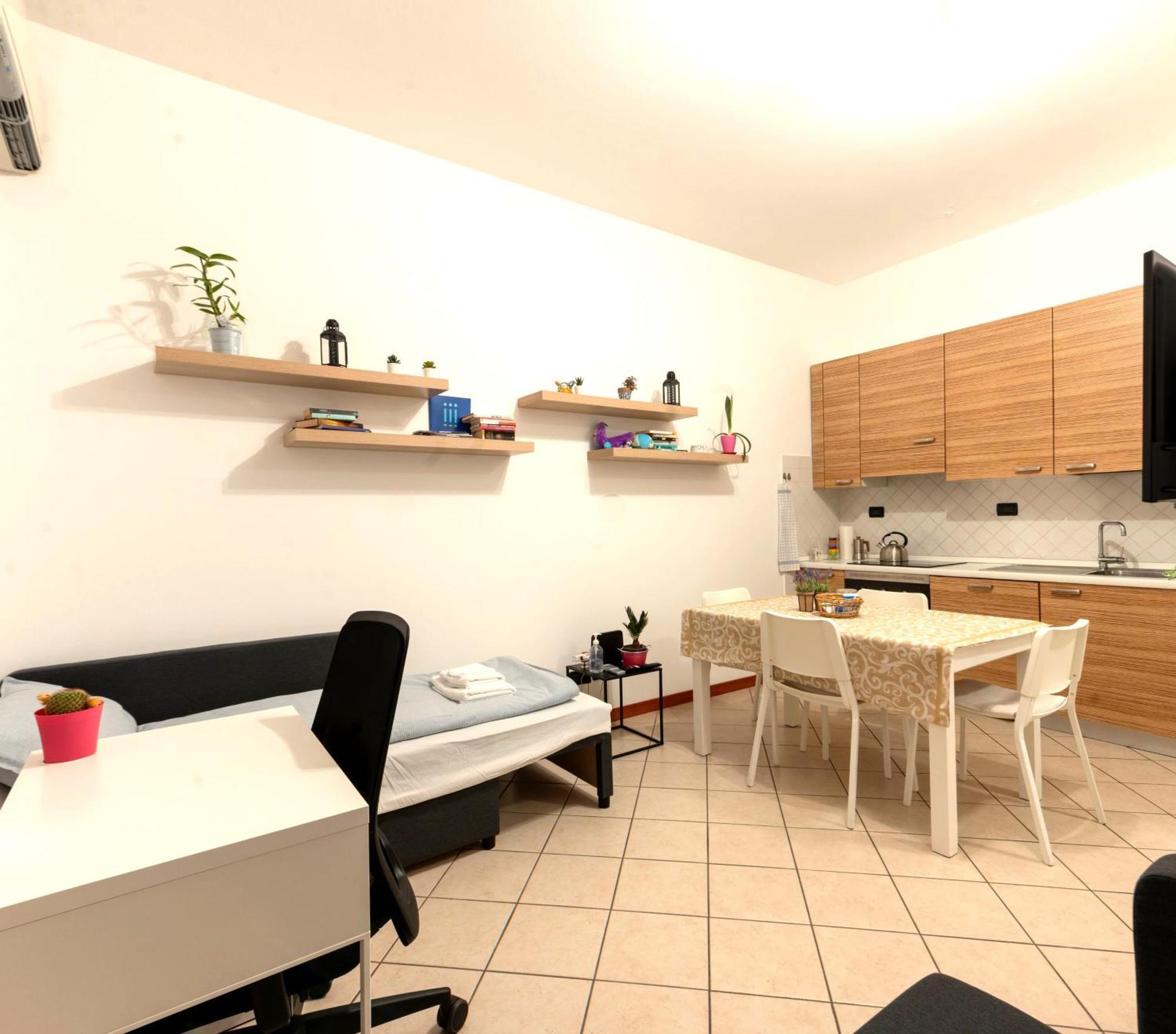 Holiday Apartment - Brescia Centro - Parcheggio Privato Exterior photo